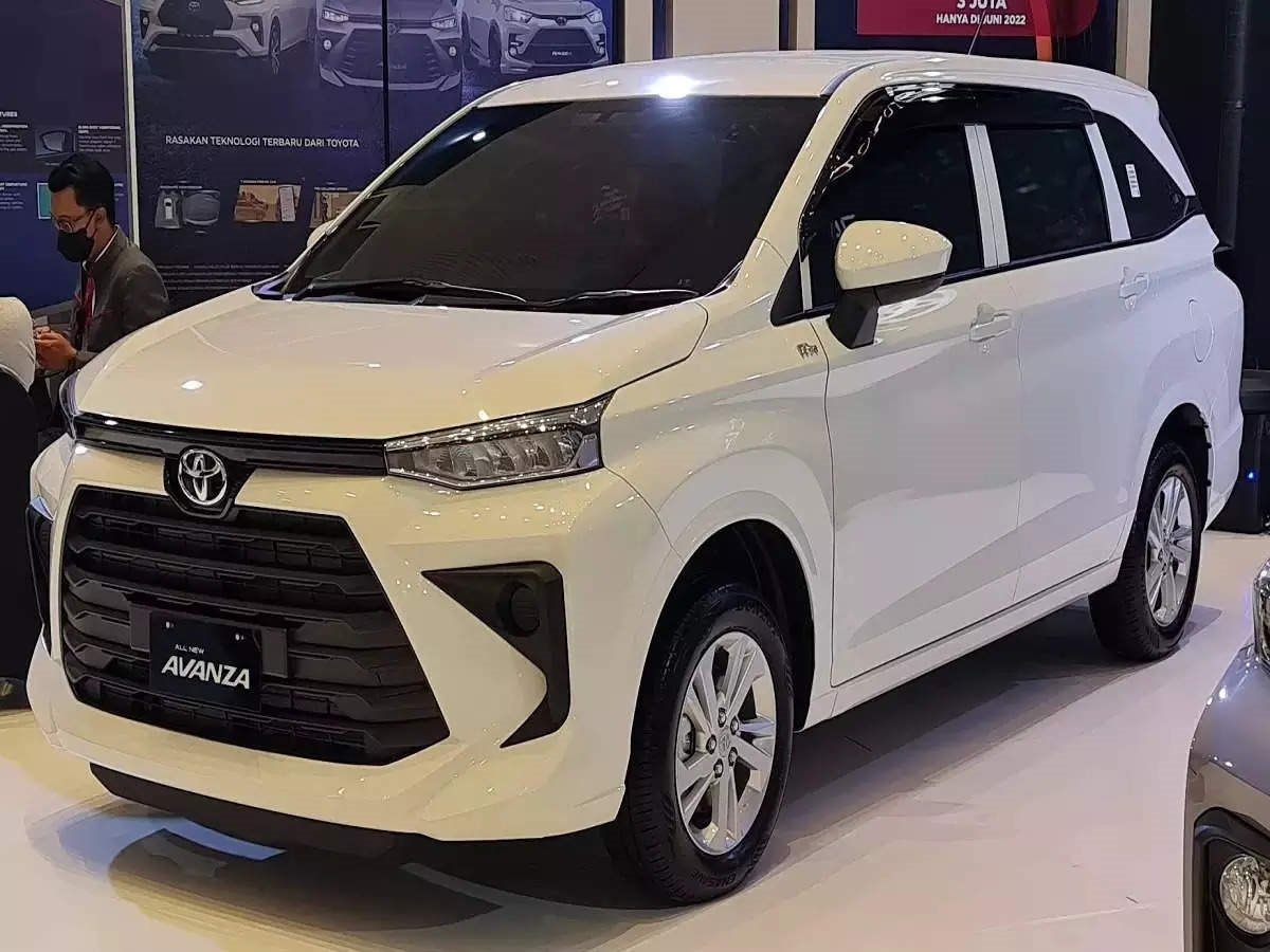 New Toyota 7 Seater Car: योयोटा की ये नई 7 सीटर ने उडाई सारी कंपनीओ की नींद,