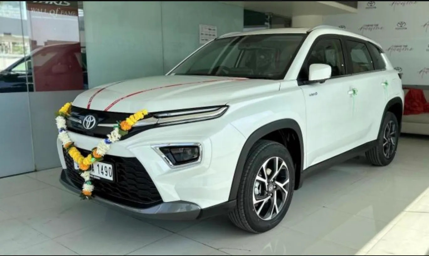 Toyota Mini Fortuner: कंपनी ने उतारा Fortuner का मिनी मोडल, मात्र 10 लाख में मिलेगा 29 KMPL का माइलेज,