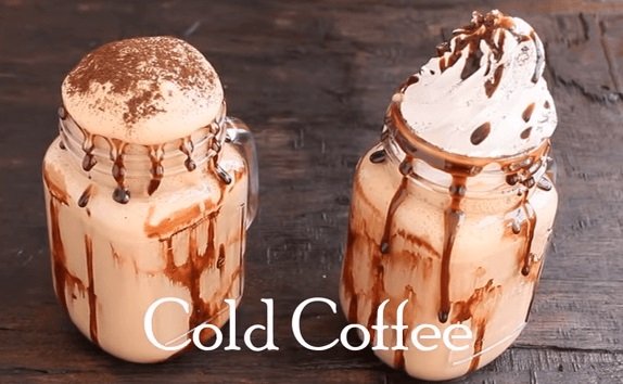 Cold Coffee Recipe: गर्मिओ में घर पर बनाये रेस्टुरेंट जैसे कोल्ड कॉफ़ी, जानिए बनाये की बिधि,