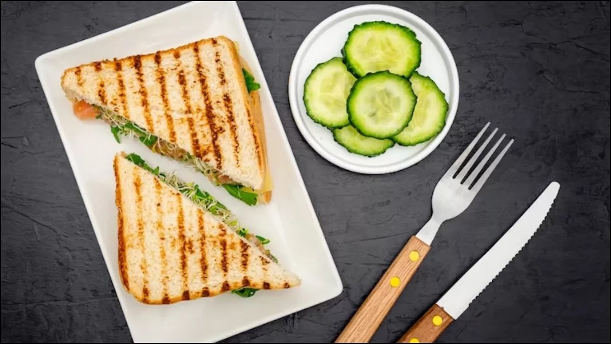 Grill Sandwich Recipe: सुबह के साथ में तुरंत तैयार करे ये मूंग दाल ग्रिल सैंडविच, वस इस आसान विधि से,