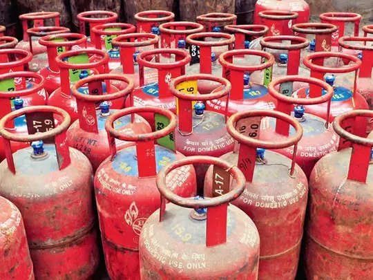 मोदी सरकार का बड़ा एलान, 200 रुपये सस्ता हुआ रसोई LPG Gas Cylinder,