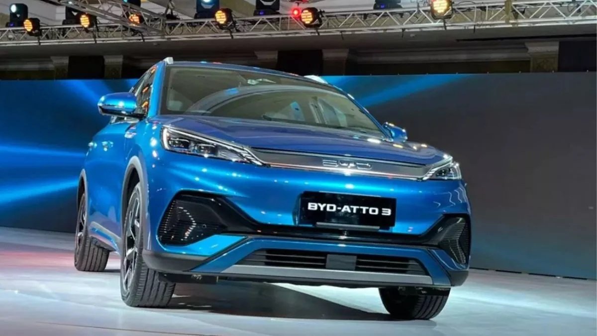 BYD Atto 3 इलेक्ट्रिक कार ने मचाई धूम, भारत में एक ही दिन के अंदर बिकी 200 यूनिट्स,