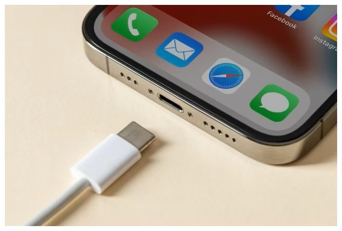 iPhone 15 में भूलकर भी ना लगाए एंड्रॉयड का चार्जिंग केबल, वरना होगा ये नतीजा