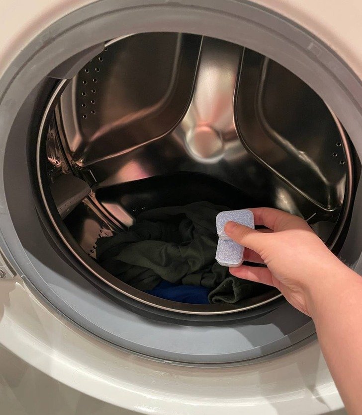 Cloth Washing Hacks - This pill kept in the medicine box will make your clothes shine