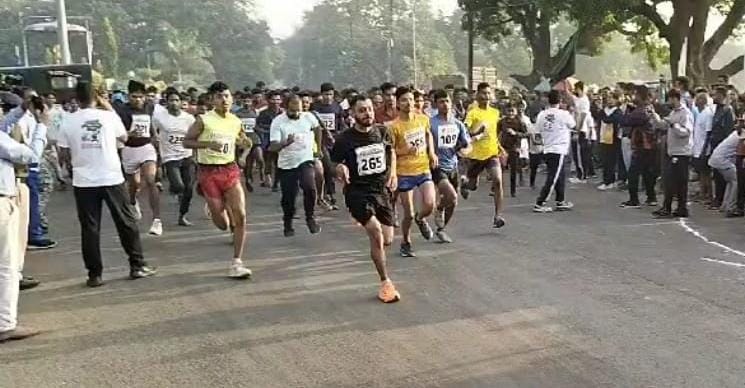 Marathon - Deepak Sonwani and Ragini won the marathon title