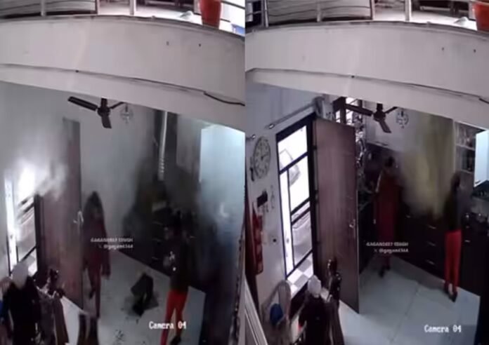 Cooker Blast Viral Video - घर में कुकर फटने का वीडियो , बाल-बाल बचे 1 बच्चे समेत 4 लोग,