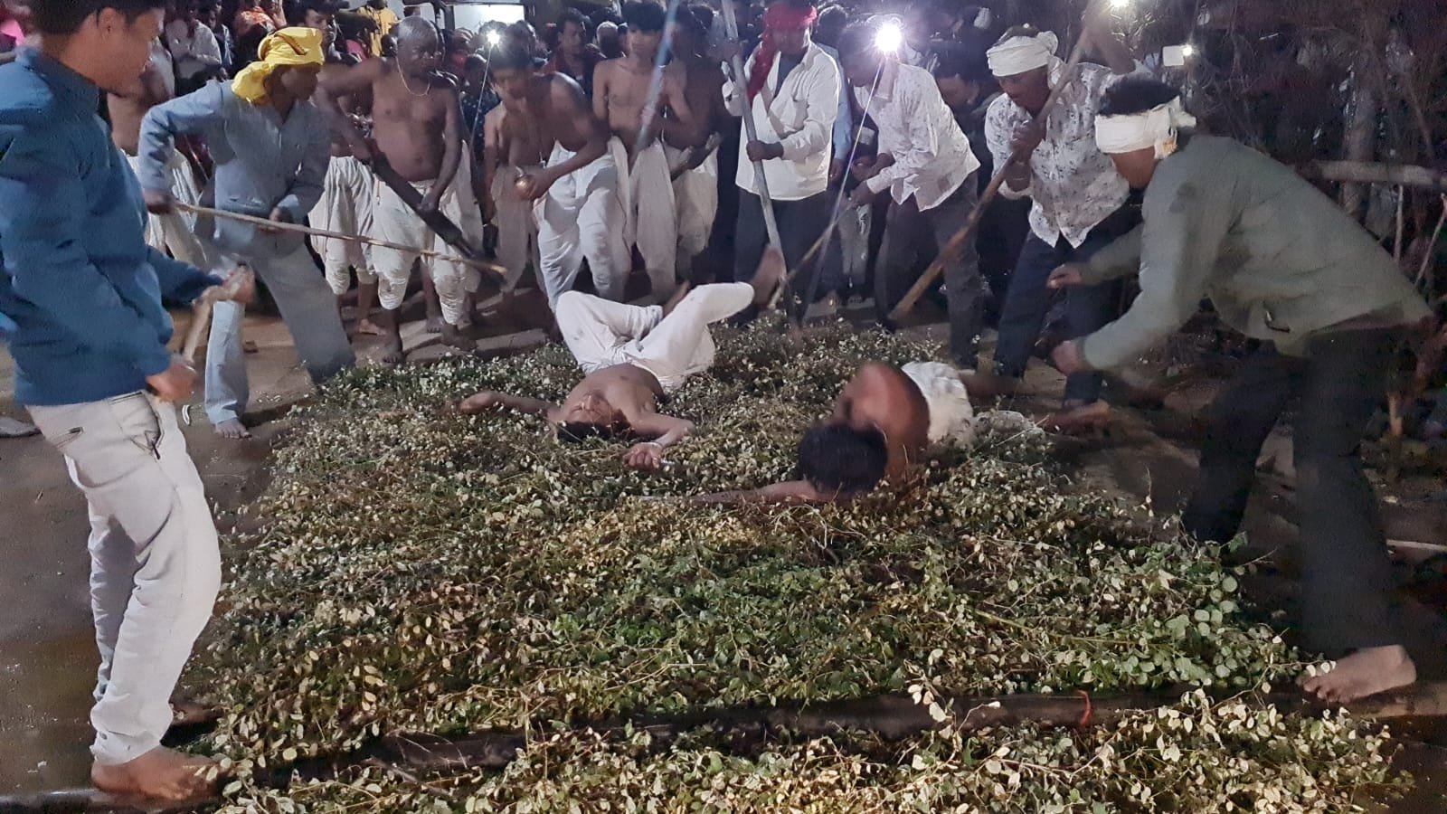 Ajab Gajab - Lie down on thorns to follow the tradition