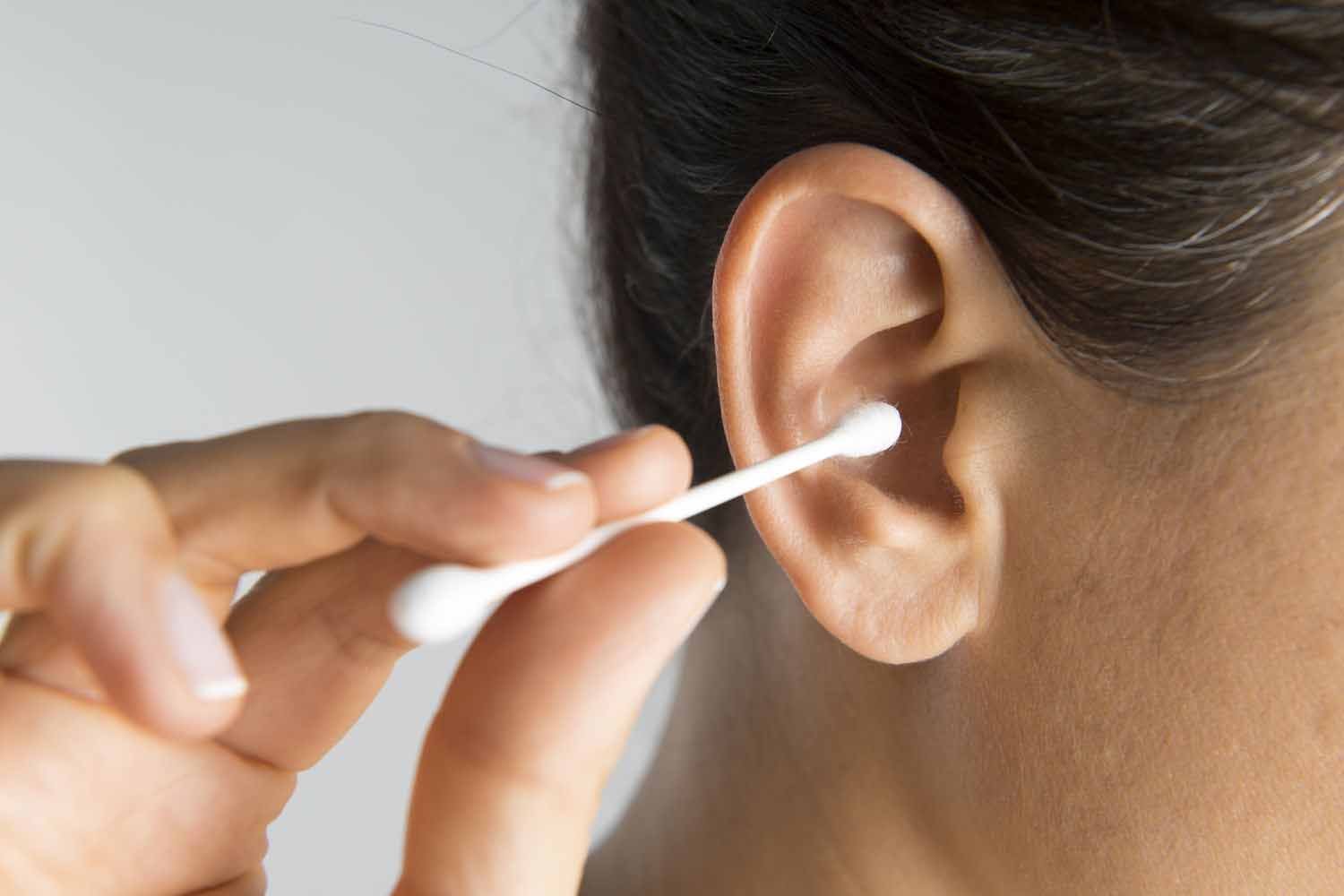 Ear Wax Clean - Ear wax will be cleaned with these methods without harming the ear.