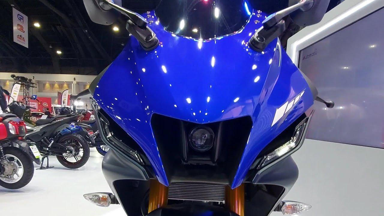 KTM का कबाड़ा कर रही Yamaha की ये धांसू स्पोर्ट्स बाइक, स्टैण्डर्ड फीचर्स और थंडर लुक के साथ देखे कीमत