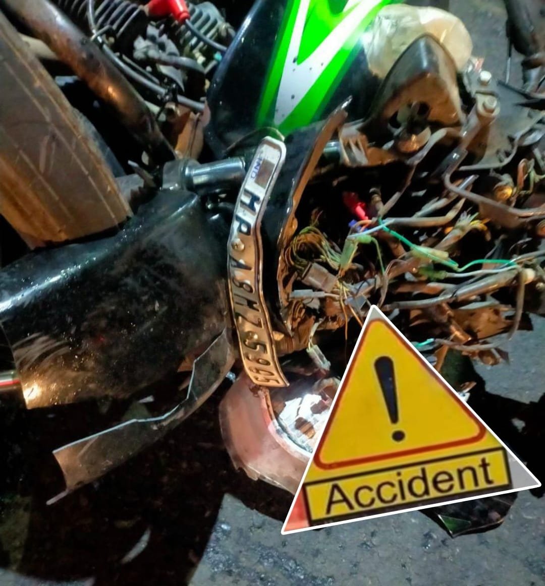 Betul Accident News | Bike rider dies due to collision with truck