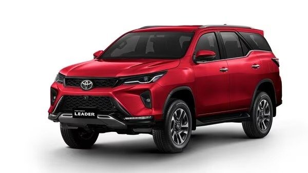 Toyota Fortuner Leader | Leader Edition of Toyota Fortuner comes to give tough competition to MG Gloster