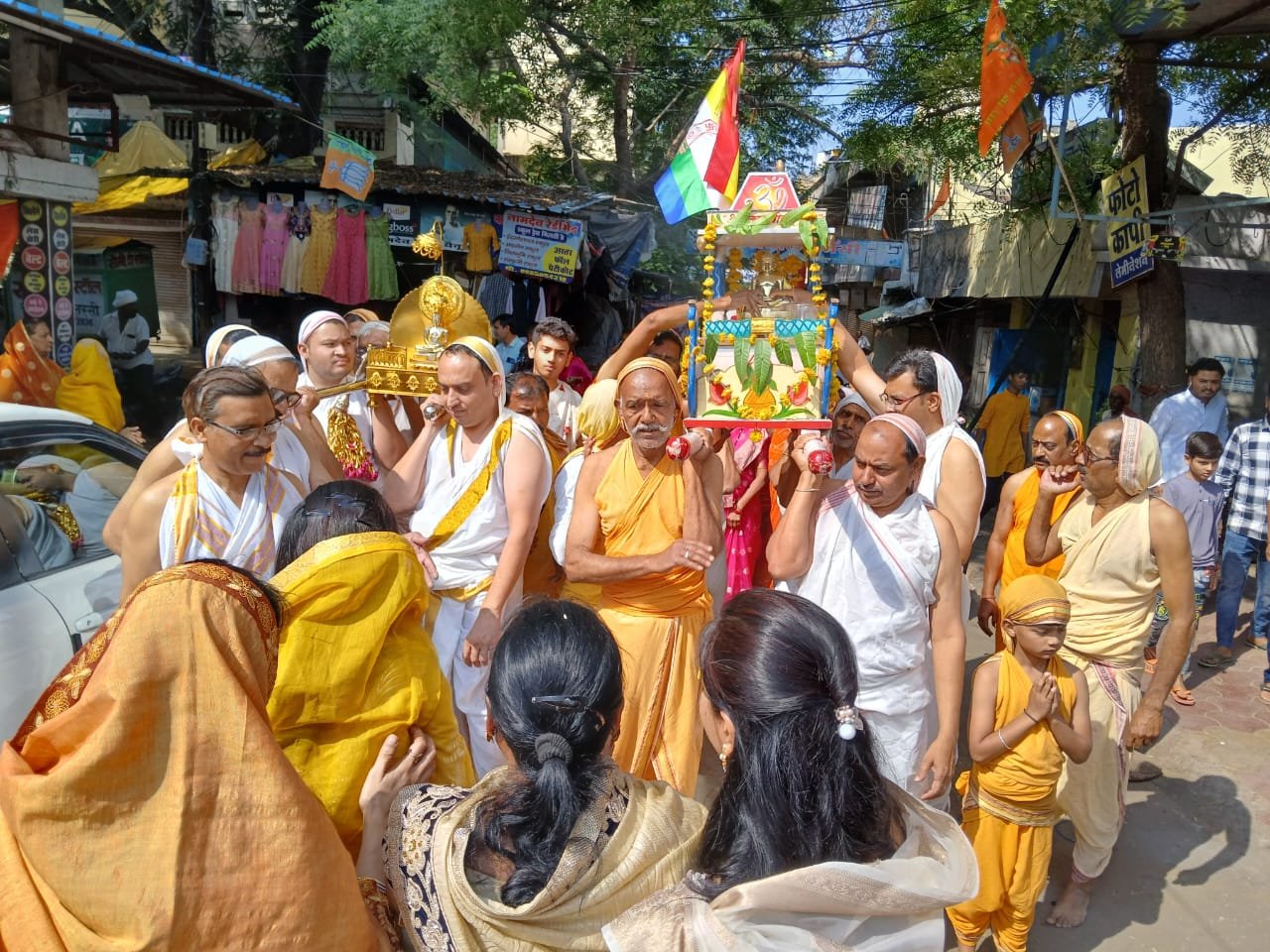 Mahavir Jayanti Shobha Yatra took out today on Mahavir Jayanti