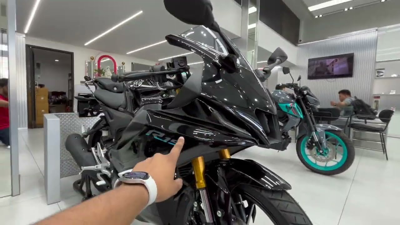 KTM का मार्केट डाउन कर रही Yamaha की ये धांसू बाइक, स्टाइलिश लुक के साथ देखे कीमत और फीचर्स