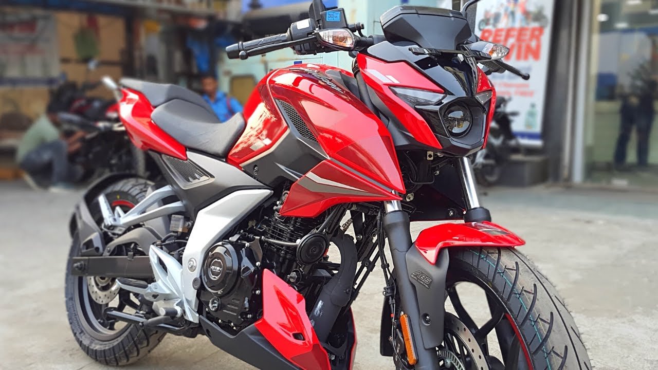 160cc में अपना दमखम दिखा रही Bajaj की ये रापचिक बाइक, लुक और फीचर्स देख Apache के उड़े होश