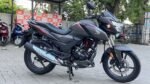 Apache की चाल टेढ़ी कर रही Honda की ये धांसू बाइक, Stylish लुक के साथ मिलते है टॉप क्लास फीचर्स