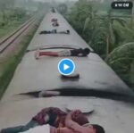 Train Ka Viral Video: People were seen sleeping on the roof of the train, risking their lives.