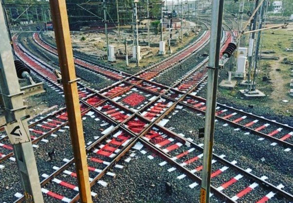 Diamond Crossing: भारत की एक मात्र जगह जहा एक ही जगह चारो दिशाओ से आती हैं ट्रैन, जानिए कोनसे जगह हैं ये एक मात्र अजूबा