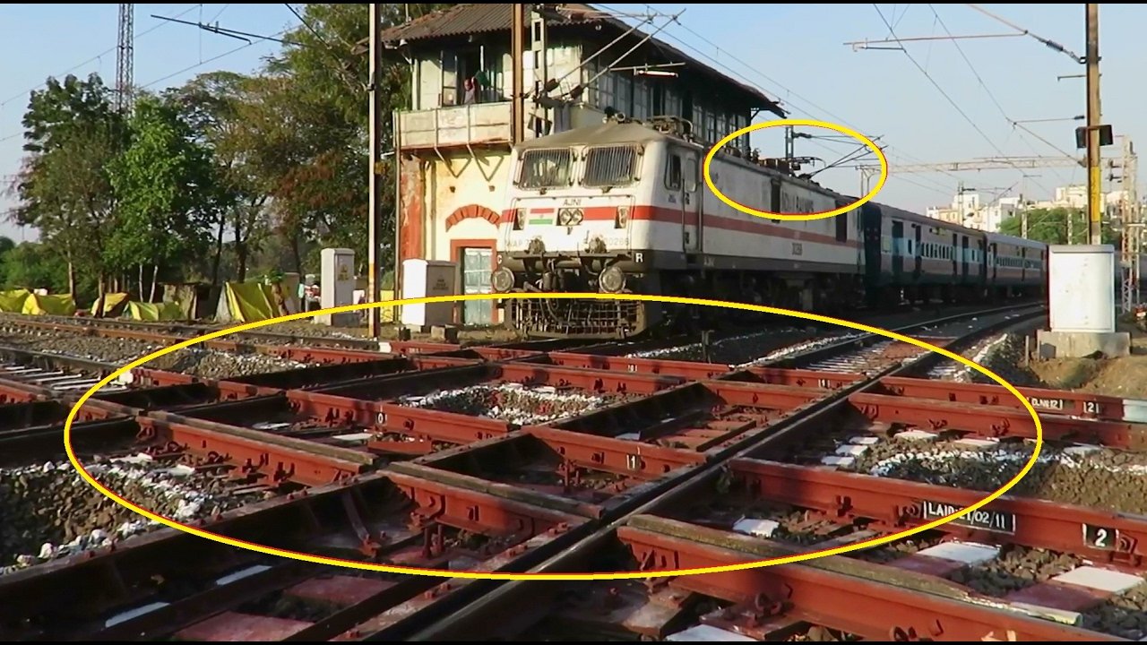 Diamond Crossing: भारत का अनोखा रेलवे जंक्शन देख चकरा जाएगा आपका सर, एक ही जगह पर चारो दिशाओ से आती हैं ट्रैन