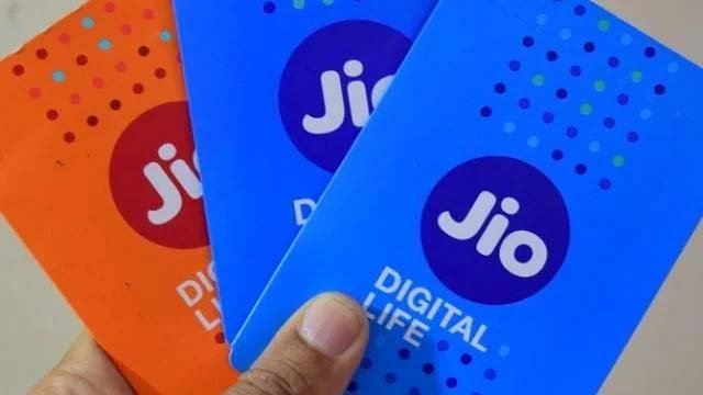 Jio Recharge Plan: Jio has many benefits in these recharge plans, OTT subscription is also available.